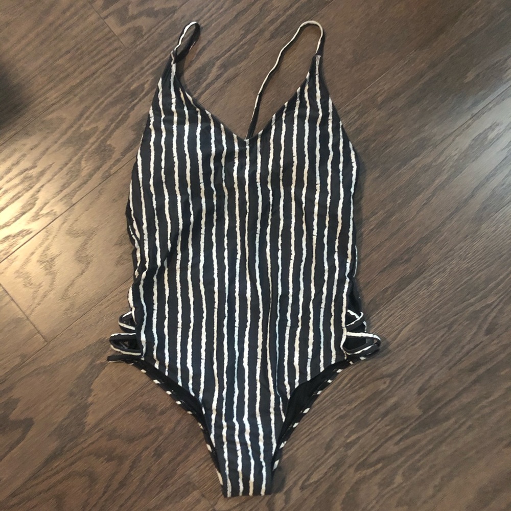 NWT Cupshe large swimsuit
